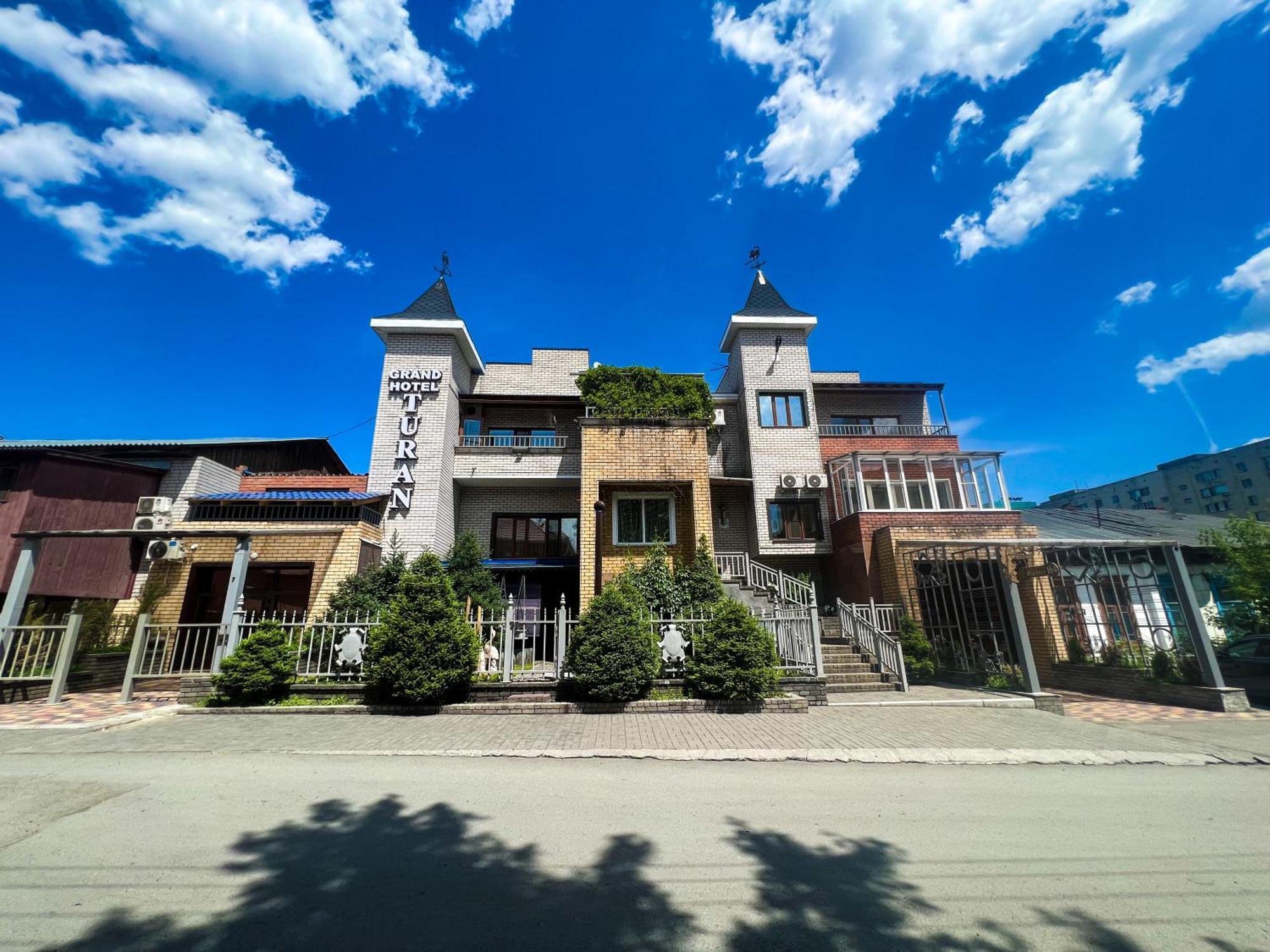 Turan Semey Grand Hotel Dış mekan fotoğraf